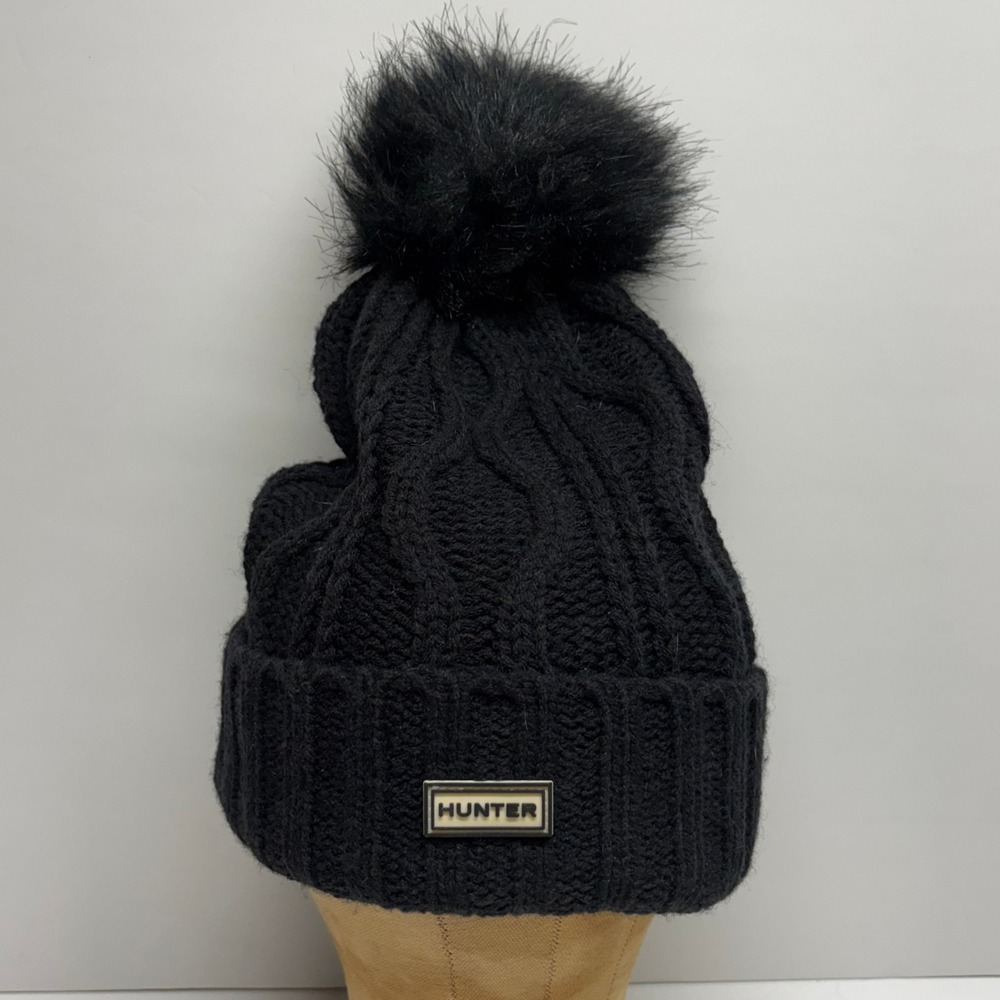 Hunter Black Cable Knit Wool Blend Faux Fur Pom Pom Beanie Hat One Size